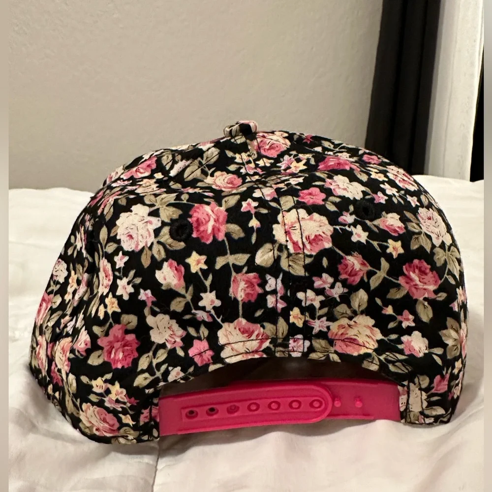 Stay Cute SnapBack - Picture 5 of 5